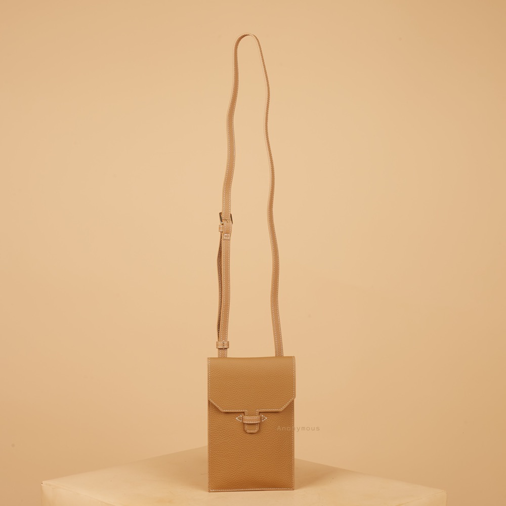 Anonymous Gia Flat Sling Bag Togo No Brand (Tas Kulit)