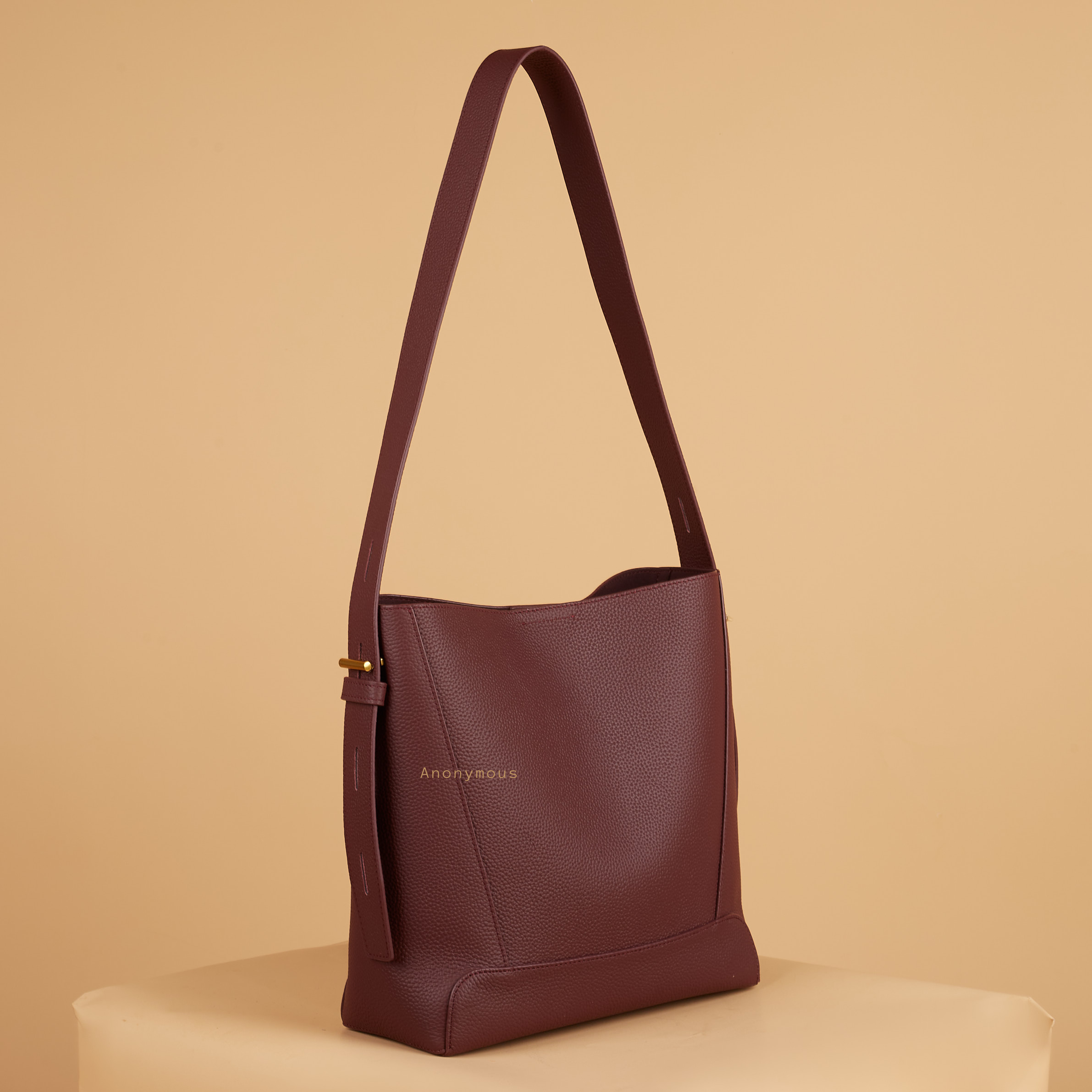 Anonymous Fanes Sling Bag Grained Leather GHW