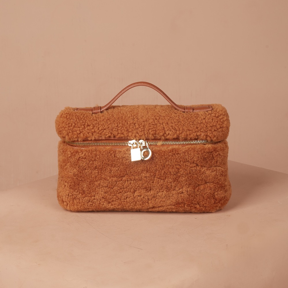 Anonymous Lola Bag L19 Furry Sheep Leather No Brand (Tas Kulit)