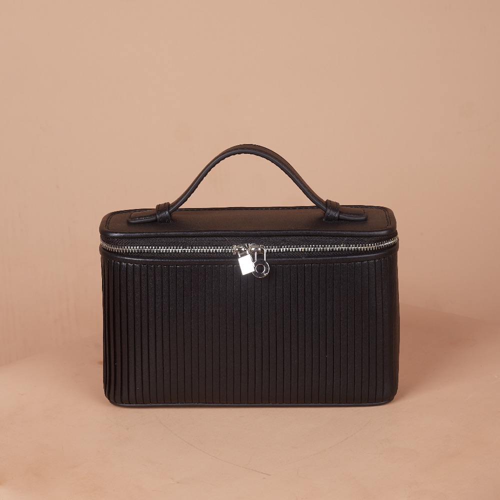 Anonymous Minotti Vanity Case No Brand (Tas Kulit)