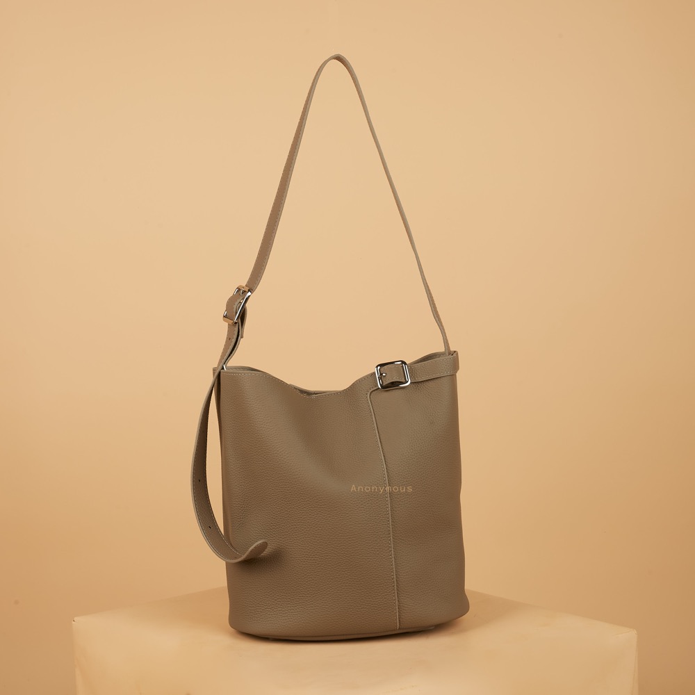 Anonymous Wayne Shoulder Bag Grained Leather No Brand (Tas Kulit)