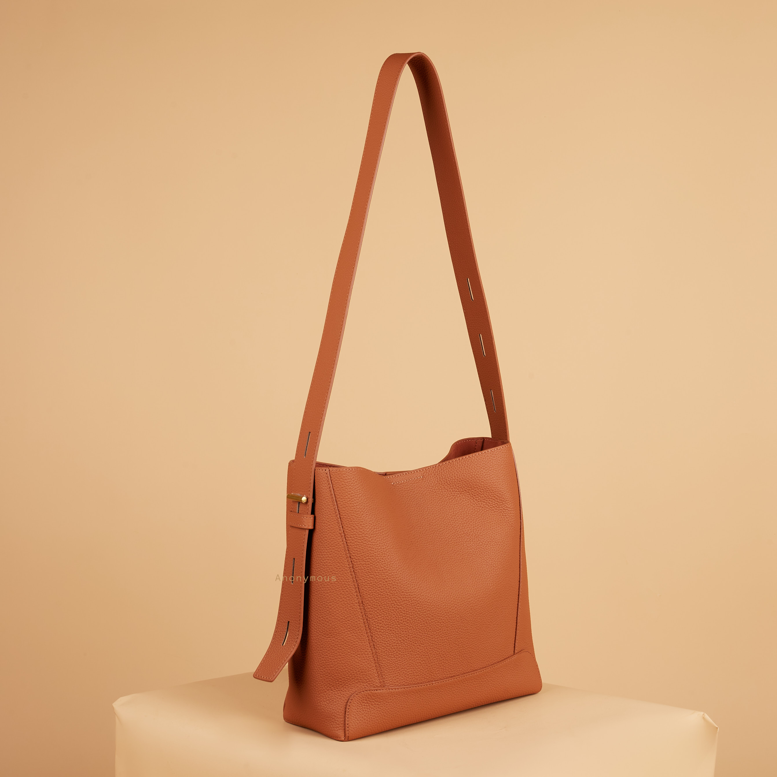 Anonymous Fanes Sling Bag Grained Leather GHW