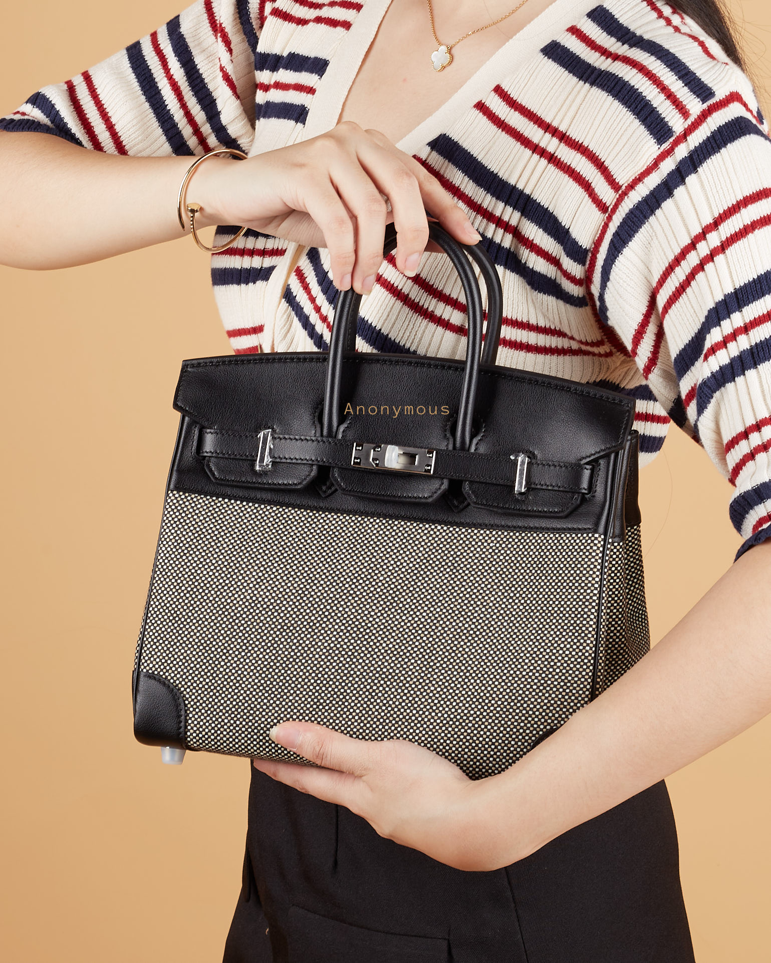 Anonymous Bebe 25 ecru pattern No Brand (Tas Kulit)