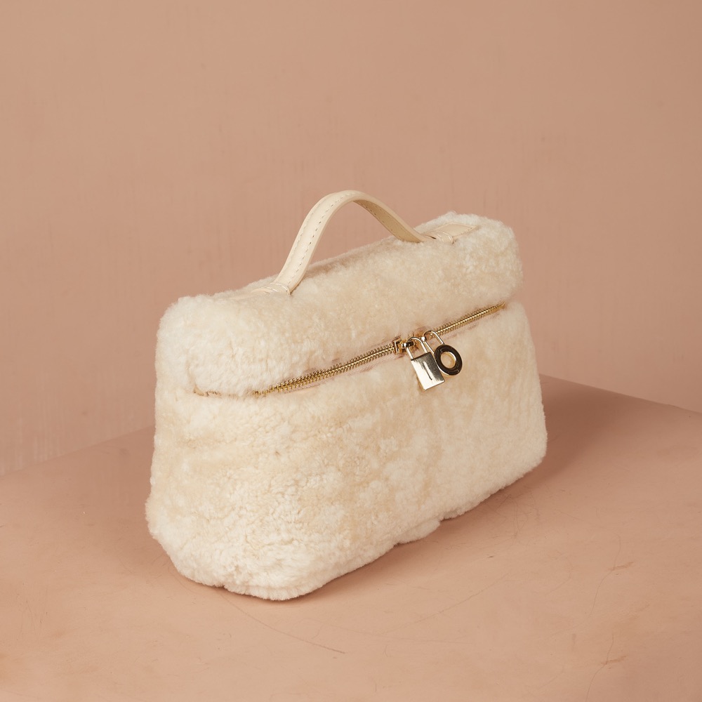 Anonymous Lola Bag L19 Furry Sheep Leather No Brand (Tas Kulit)