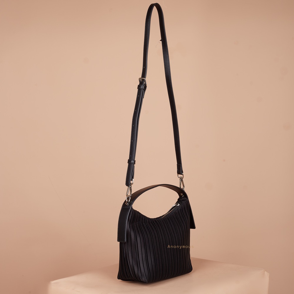 Anonymous Quinra Nylon Bag