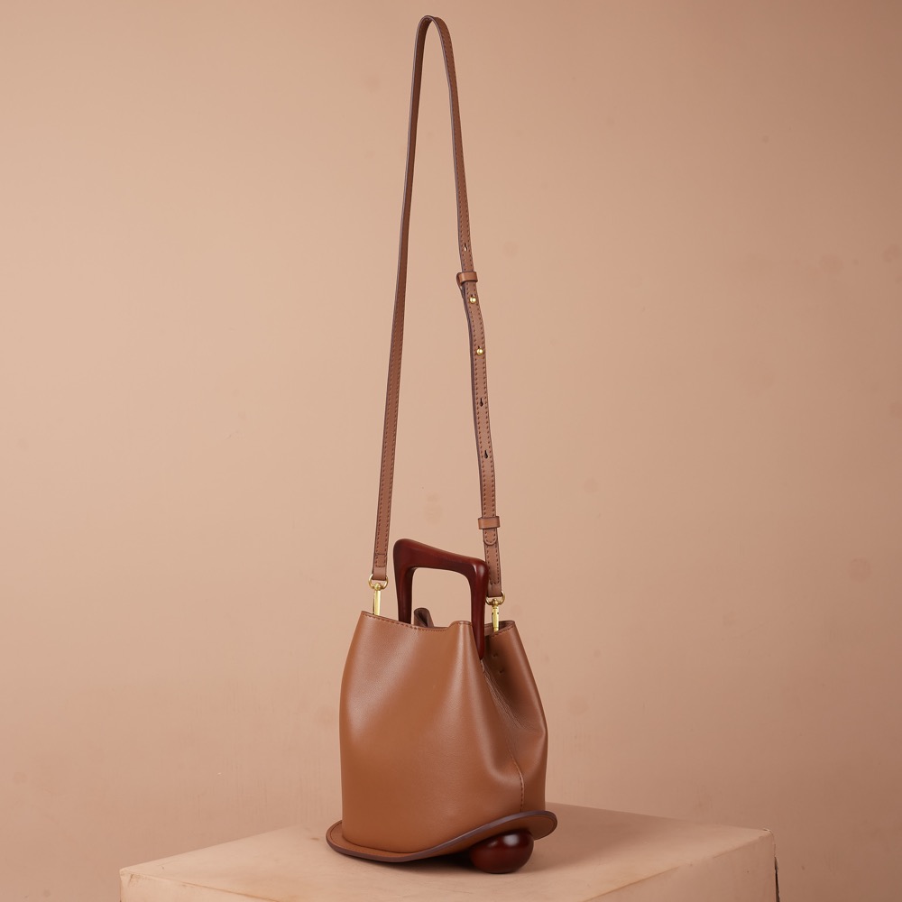 Anonymous Gaea Handbag Large Swift Leather No Brand (Tas Kulit)