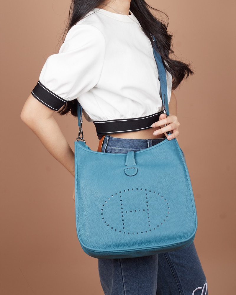 Anonymous Madeline E29 Togo Leather No Brand (Tas Kulit)