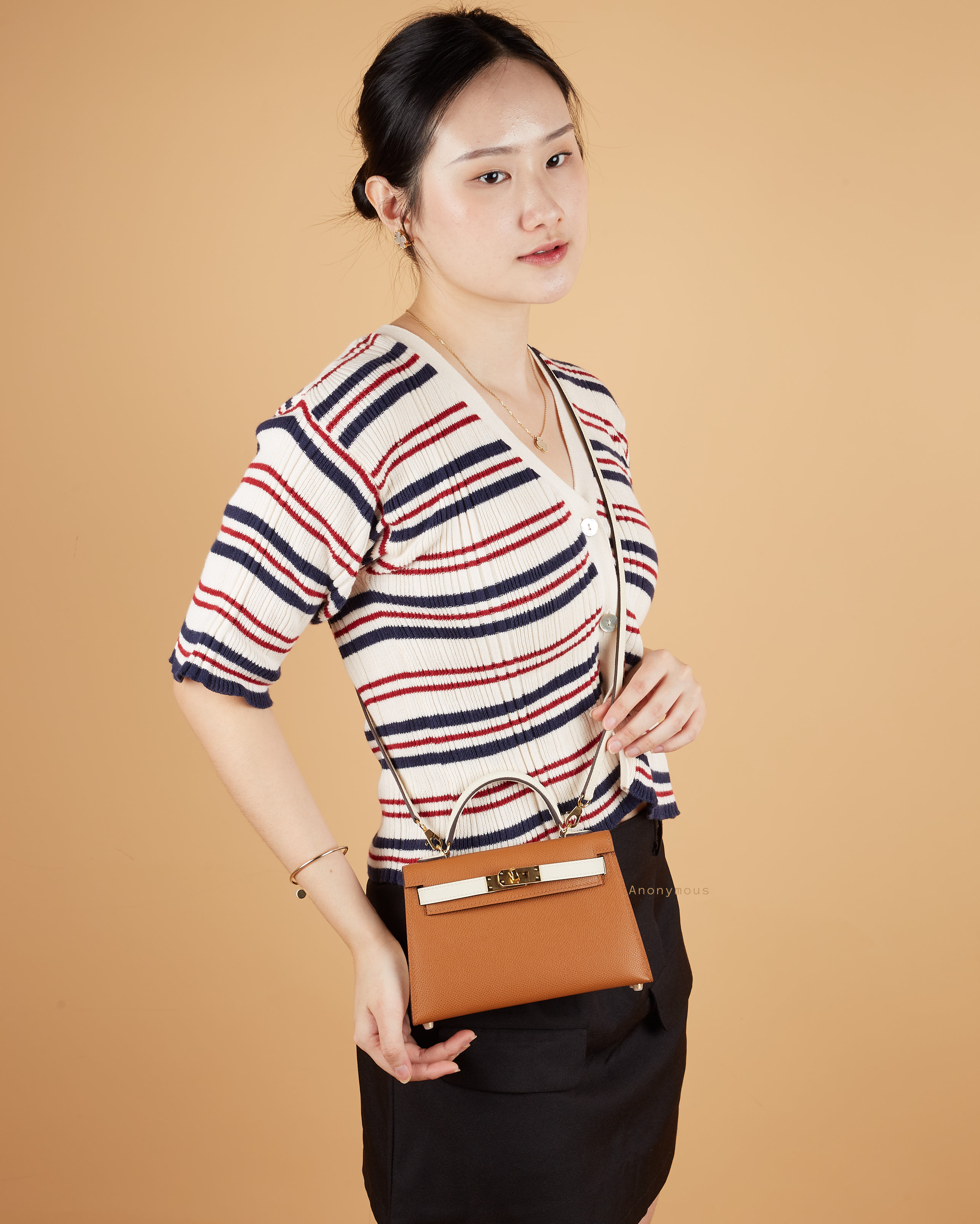 Anonymous Cara K20 Taiga #2 tones Duluxe