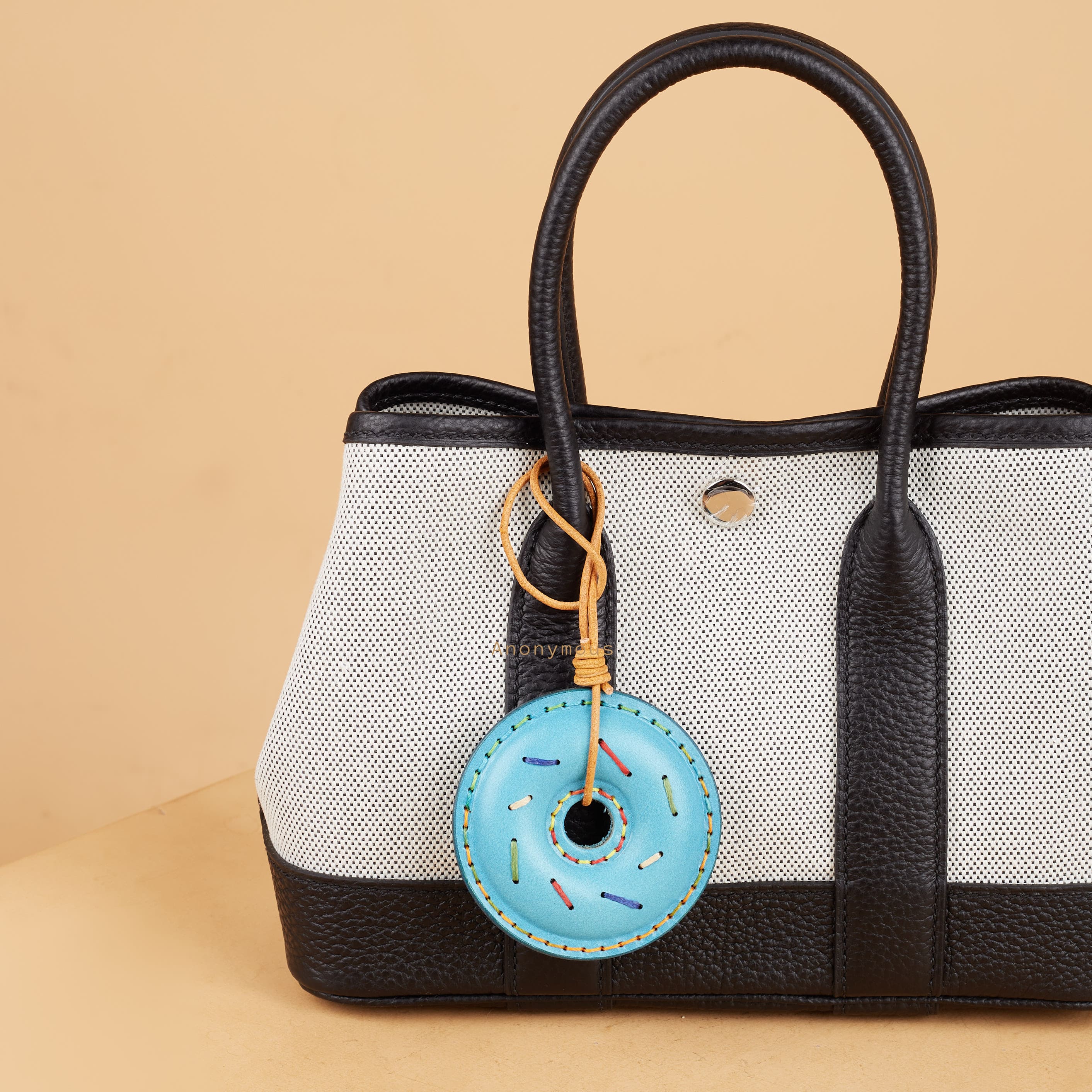 Anonymous Doo-Nut Charm Leather (Gantungan Tas)