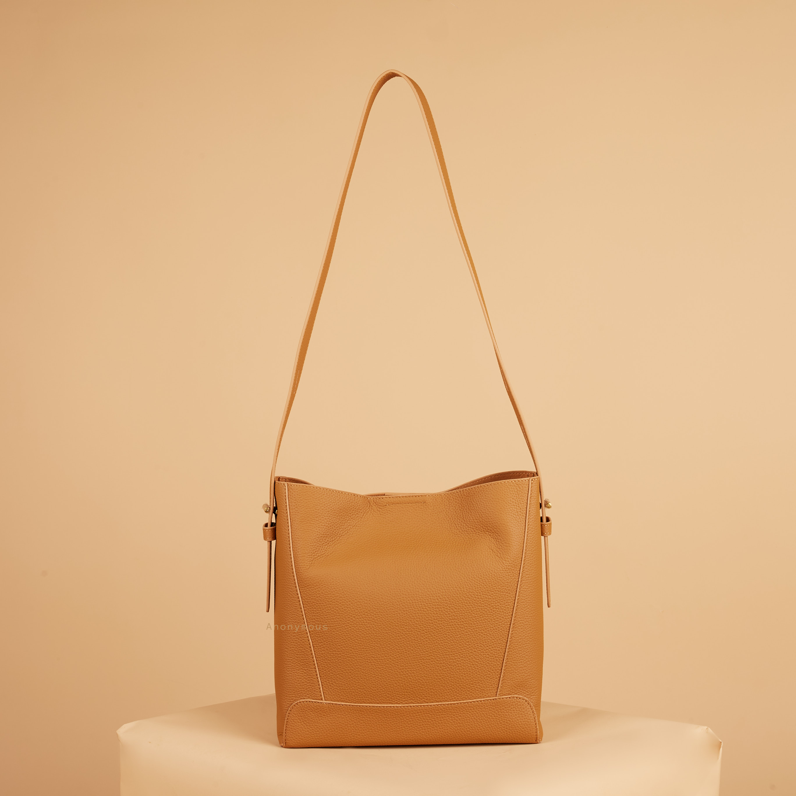 Anonymous Fanes Sling Bag Grained Leather GHW