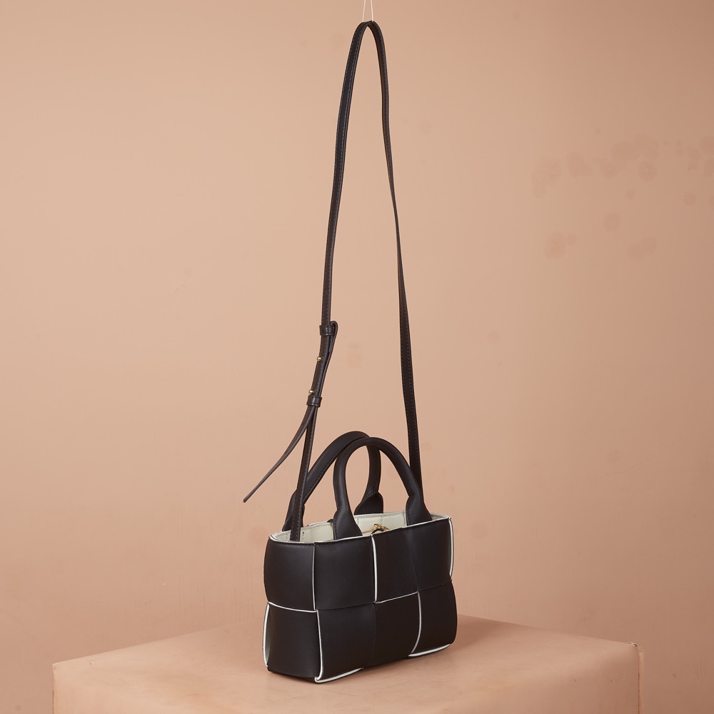 Anonymous Rossette 22 Handbag Swift Leather No Brand (Tas Kulit)