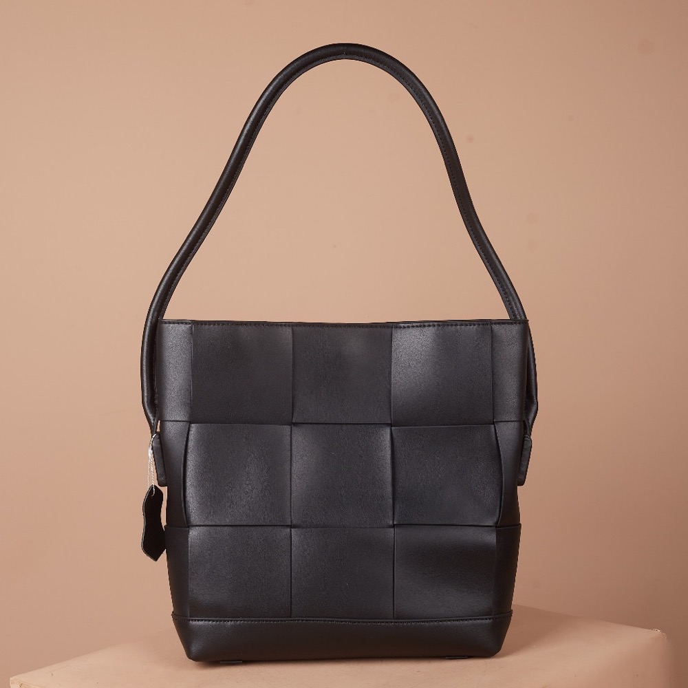 Anonymous Rossette Shoulder Bag Calfskin No Brand (Tas Kulit)