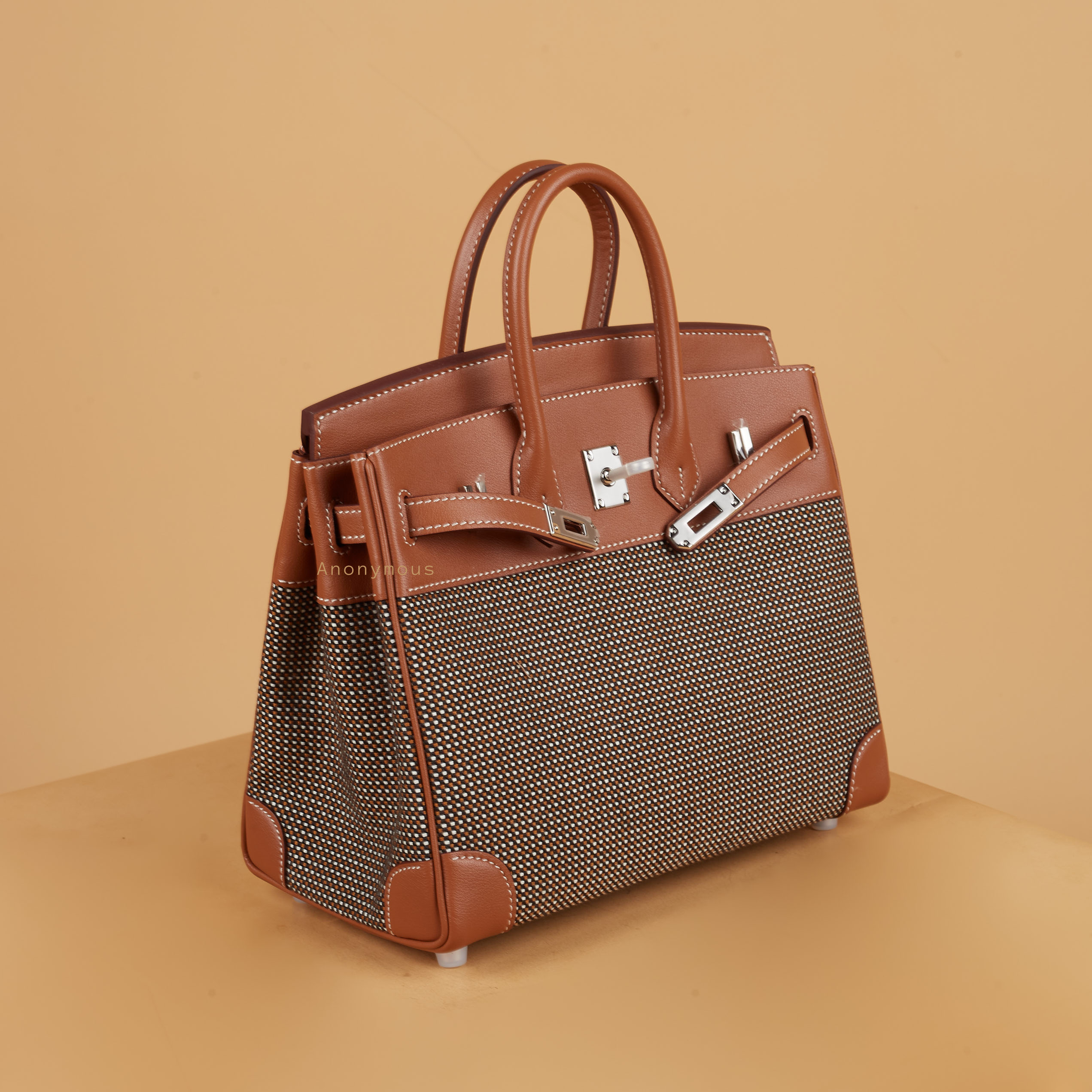 Anonymous Bebe 25 ecru pattern No Brand (Tas Kulit)