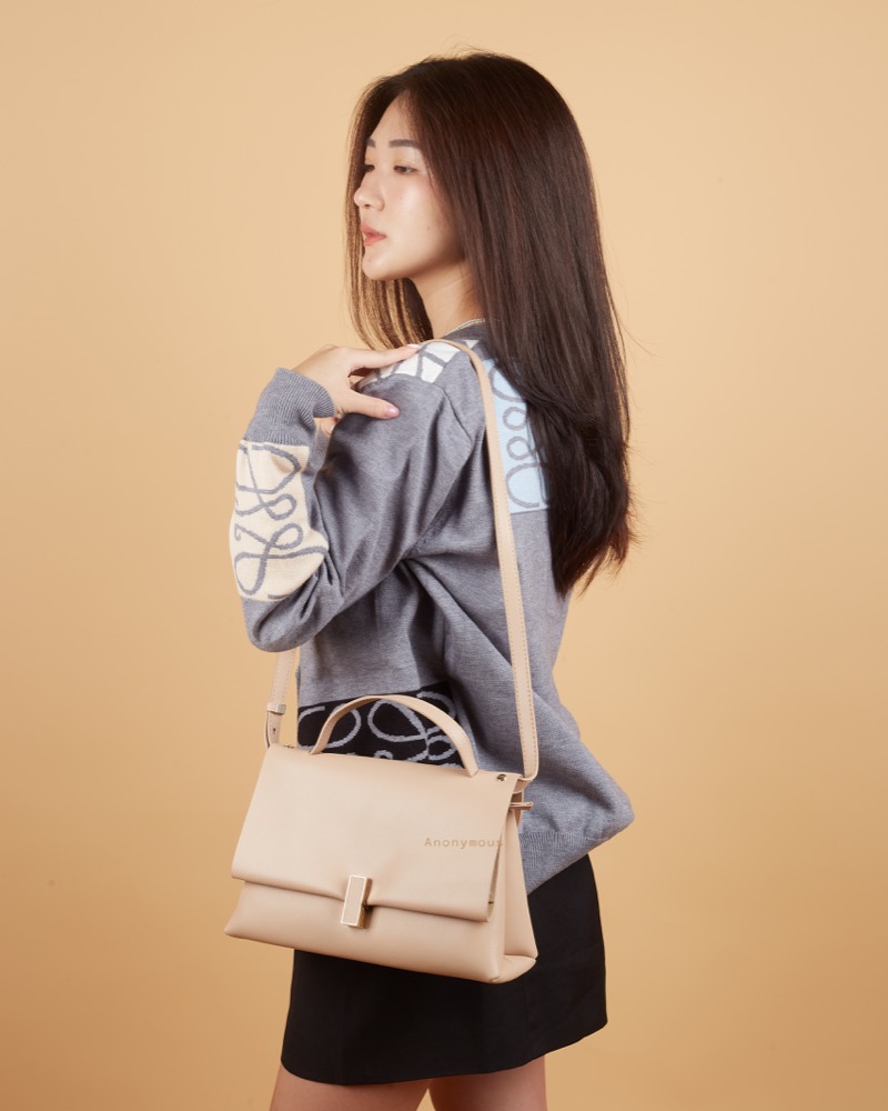 Anonymous Maria Flap Enamel Logo Leather No Brand (Tas Kulit)