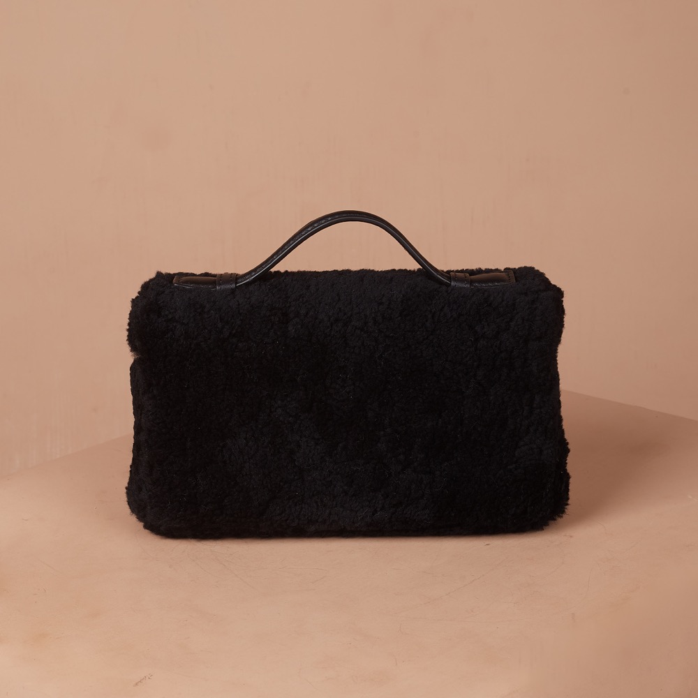 Anonymous Lola Bag L19 Furry Sheep Leather No Brand (Tas Kulit)