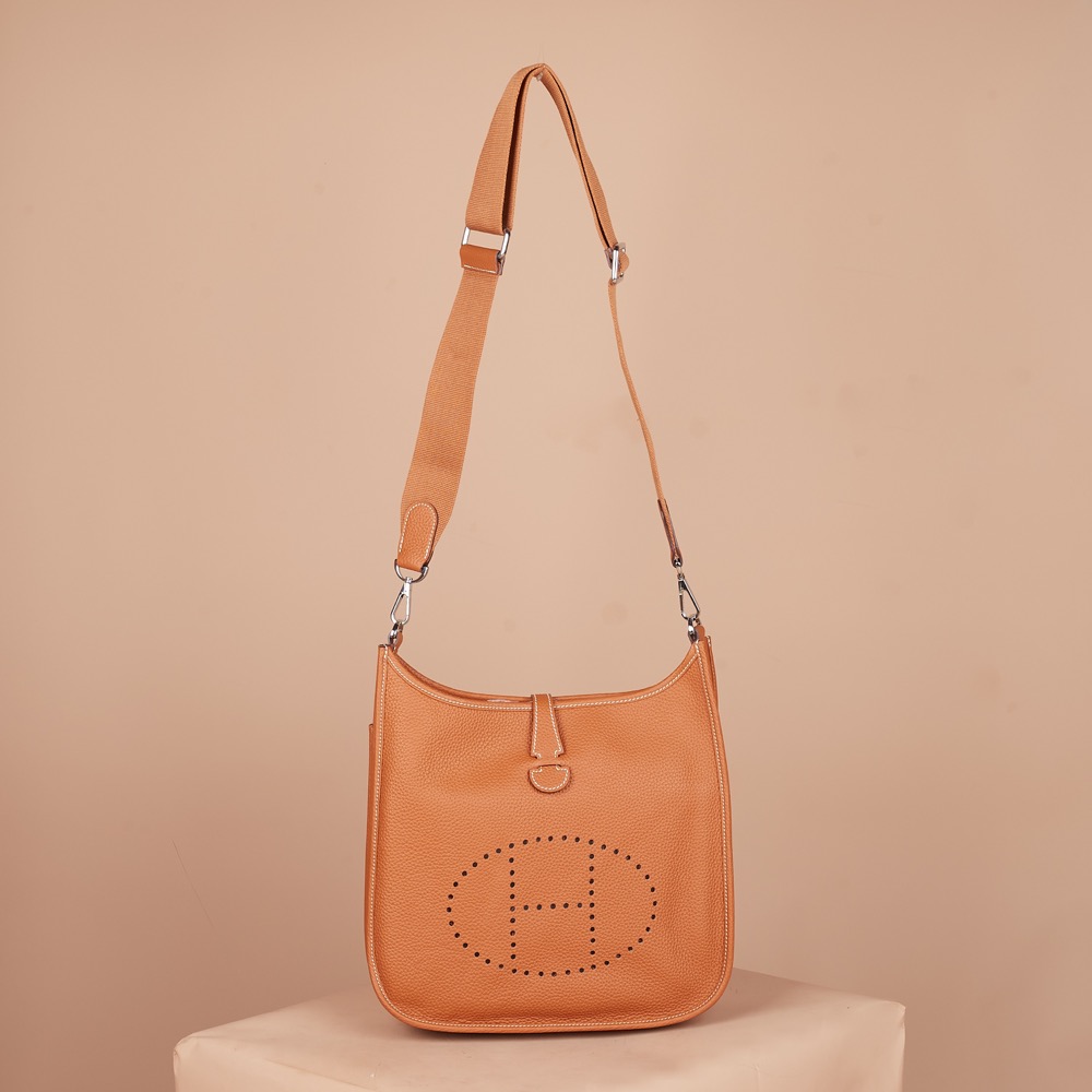 Anonymous Madeline E29 Togo Leather No Brand (Tas Kulit)