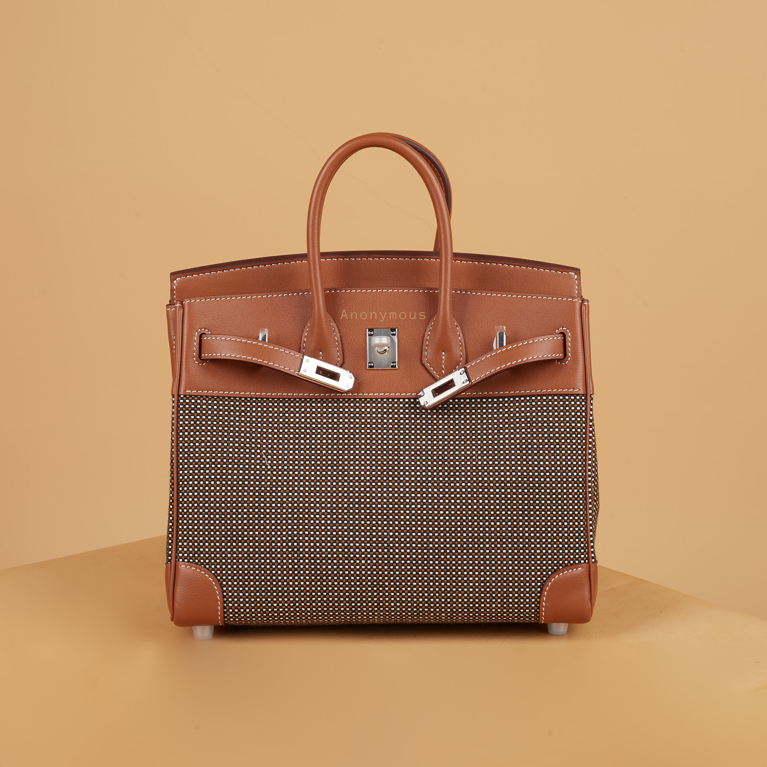 Anonymous Bebe 25 ecru pattern No Brand (Tas Kulit)