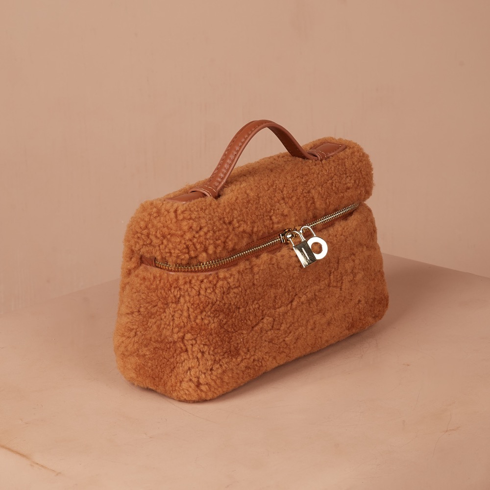 Anonymous Lola Bag L19 Furry Sheep Leather No Brand (Tas Kulit)