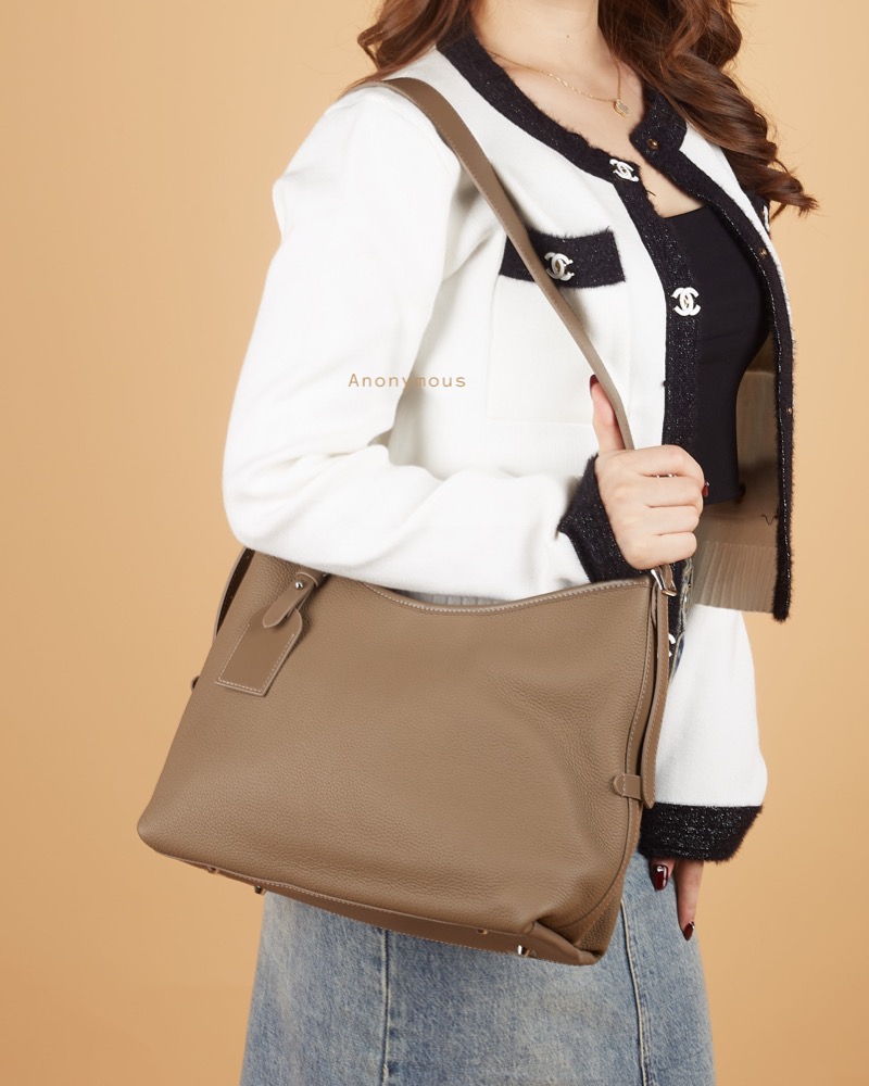 Anonymous Dennis Bobo Bag Togo No Brand (Tas Kulit)