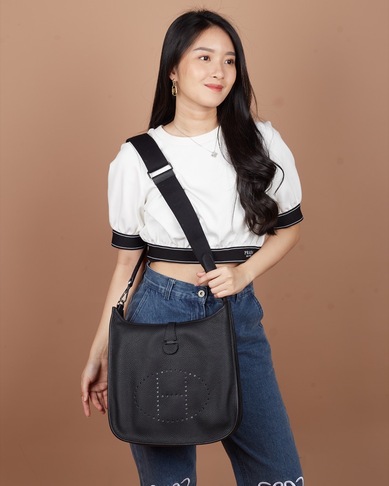 Anonymous Madeline E29 Togo Leather No Brand (Tas Kulit)
