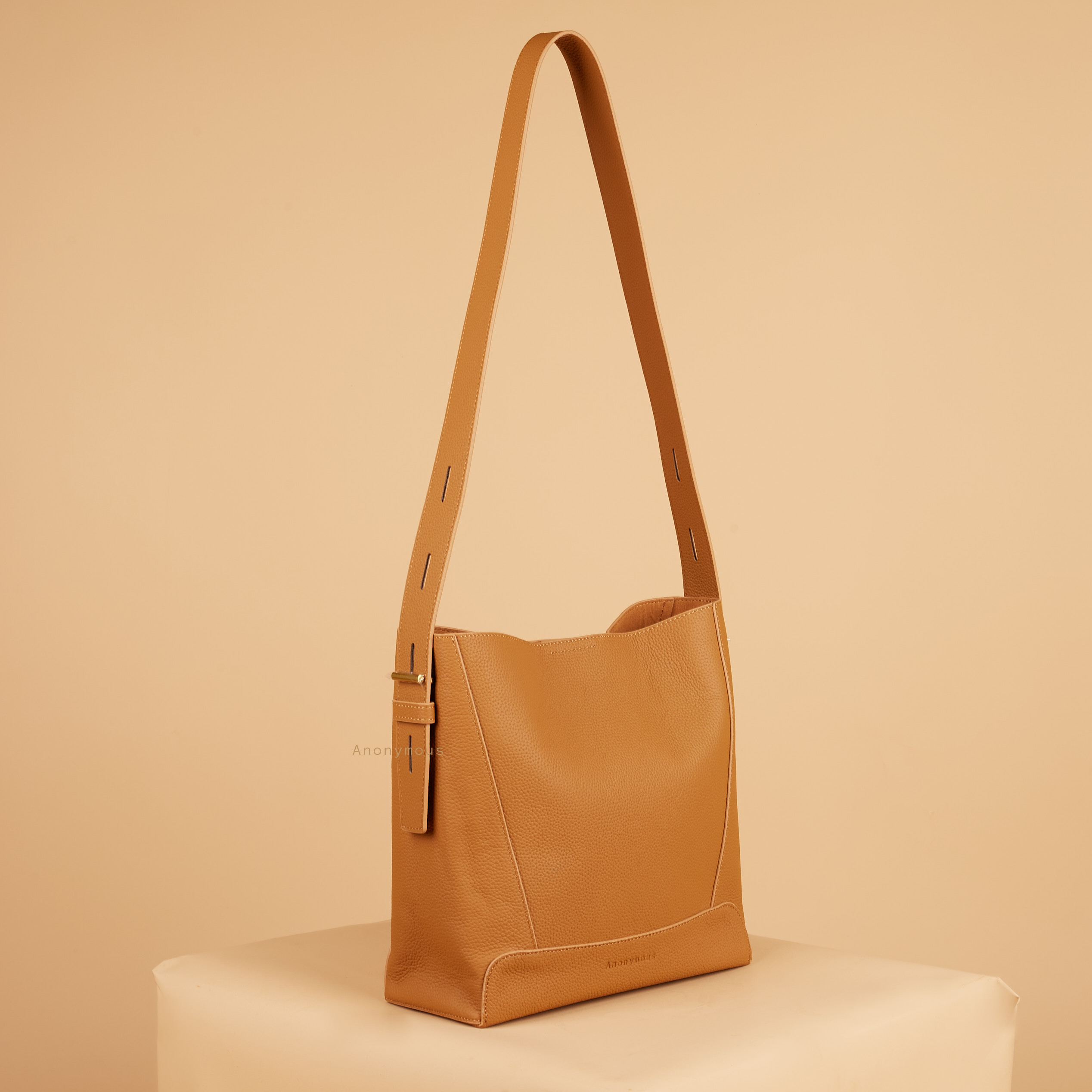Anonymous Fanes Sling Bag Grained Leather GHW